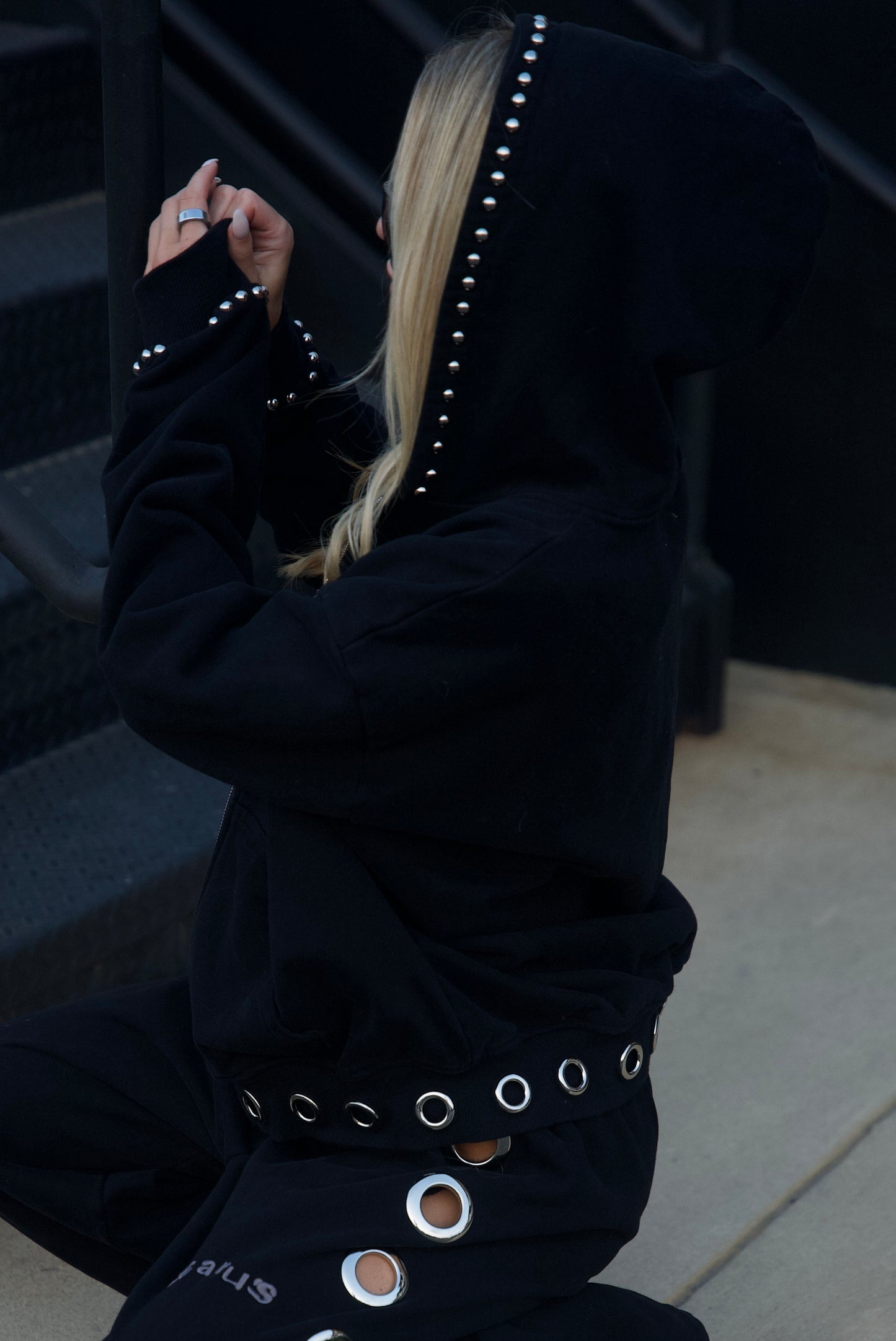 Kuşgözü ve Zımba Sweatshirt